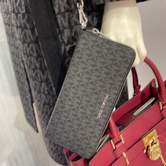 Michael Kors Jet Set Travel Large Travel CONTINENTAL wallet-wristlet-phoneholder - Picture 5 of 16